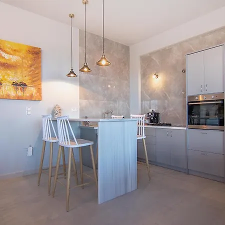 Georgianna's With Private Pool , 'greysuite' Kómboi