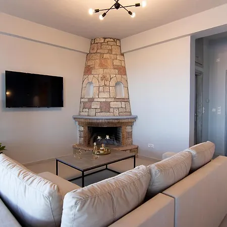 Aparthotel Georgianna's With Private Pool , 'greysuite' Kómboi