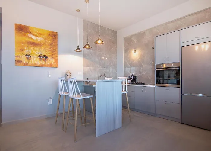 Georgianna's With Private Pool , 'greysuite' Kómboi