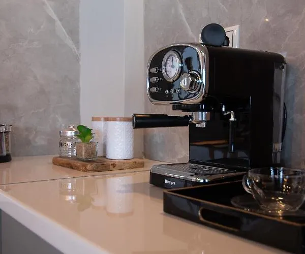 Georgianna's With Private Pool , 'greysuite' 4*