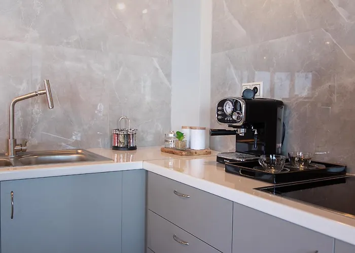 Georgianna's With Private Pool , 'greysuite'