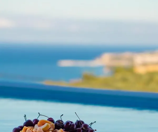 Georgianna's With Private Pool , 'greysuite'