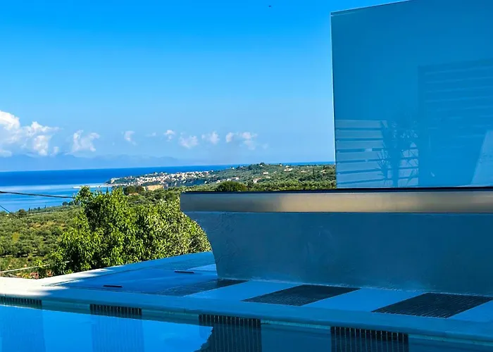 アパートホテル Georgianna's With Private Pool , 'greysuite'